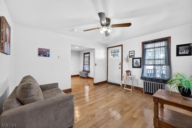 488 Harris Ave, Middlesex Boro, NJ 08846