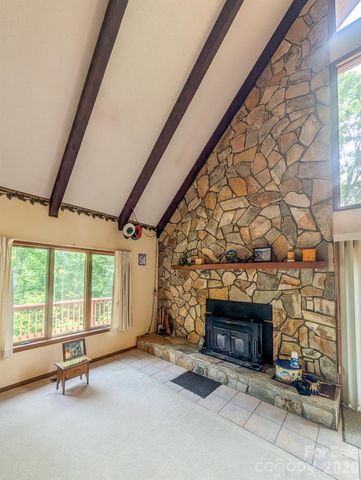 114 Dewberry Lane, Burnsville, NC 28705