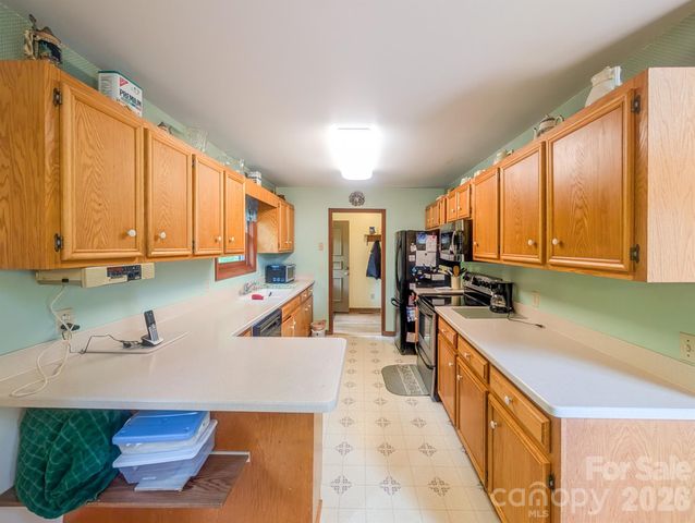 114 Dewberry Lane, Burnsville, NC 28705