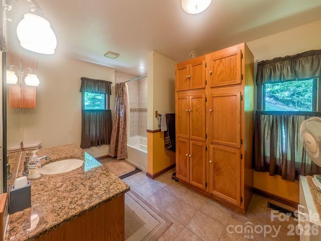 114 Dewberry Lane, Burnsville, NC 28705