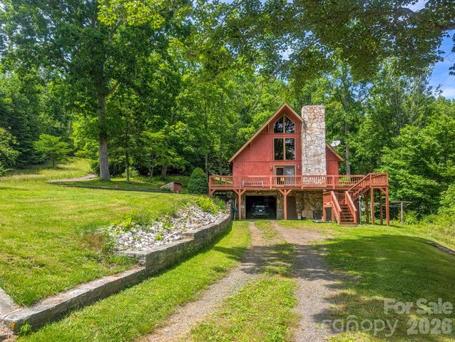 114 Dewberry Lane, Burnsville, NC 28705