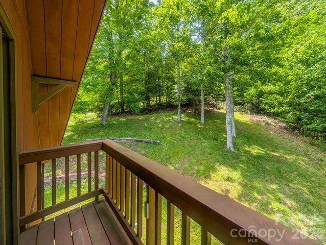 114 Dewberry Lane, Burnsville, NC 28705