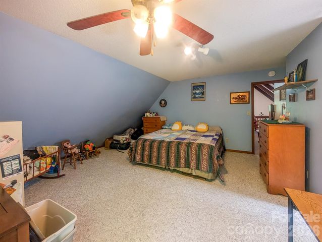 114 Dewberry Lane, Burnsville, NC 28705