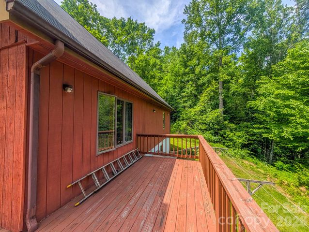 114 Dewberry Lane, Burnsville, NC 28705