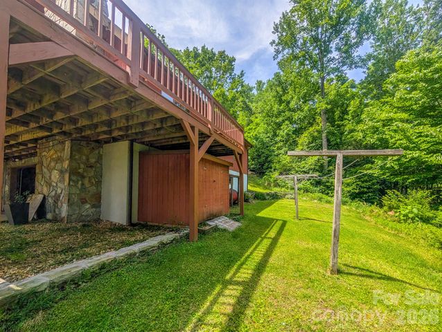 114 Dewberry Lane, Burnsville, NC 28705