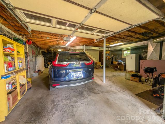 114 Dewberry Lane, Burnsville, NC 28705