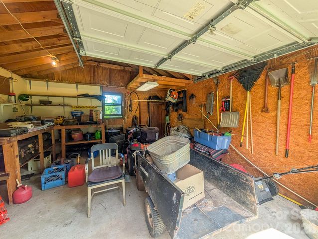 114 Dewberry Lane, Burnsville, NC 28705