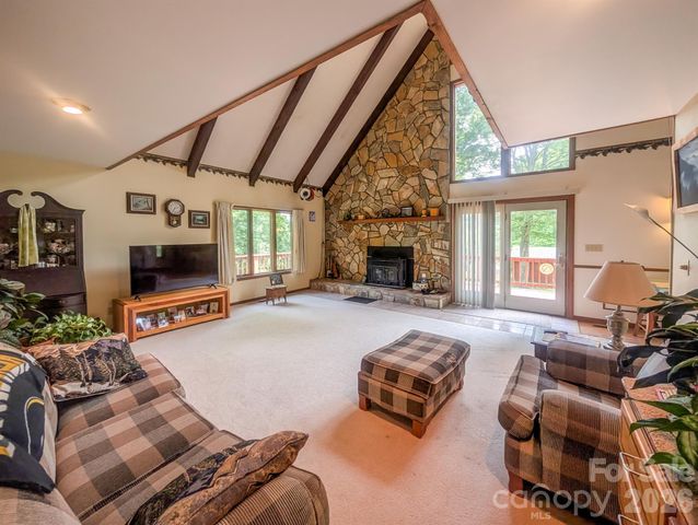 114 Dewberry Lane, Burnsville, NC 28705