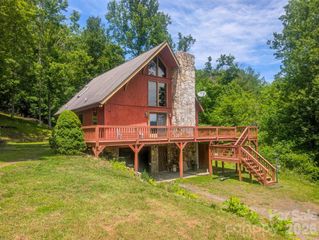 114 Dewberry Lane, Burnsville, NC 28705