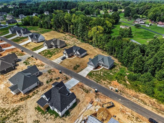 267 Cool Run, Lexington, NC 27295