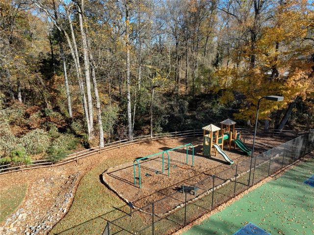 1156 Grand Oaks NW Glen, Marietta, GA 30064