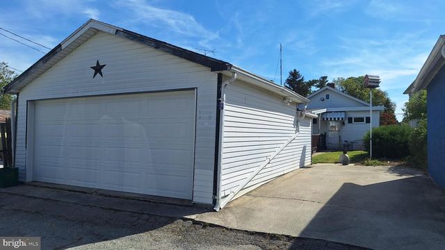 324 E PLEASANT ST, Hanover, PA 17331