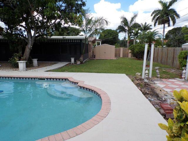 1015 S 14th Ave, Hollywood, FL 33020