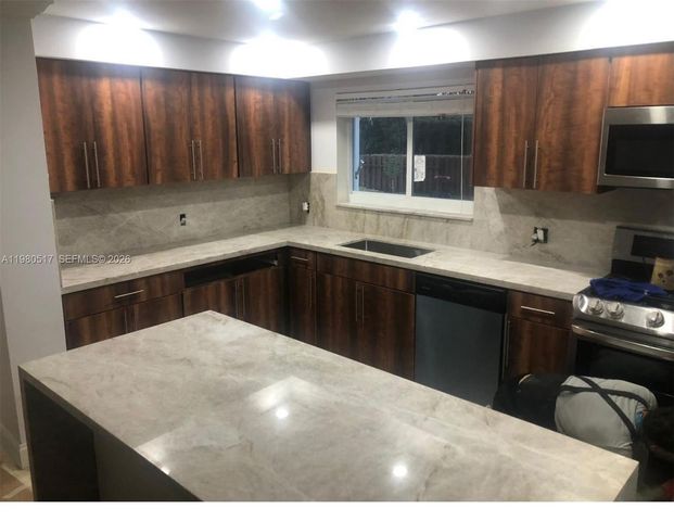 1015 S 14th Ave, Hollywood, FL 33020