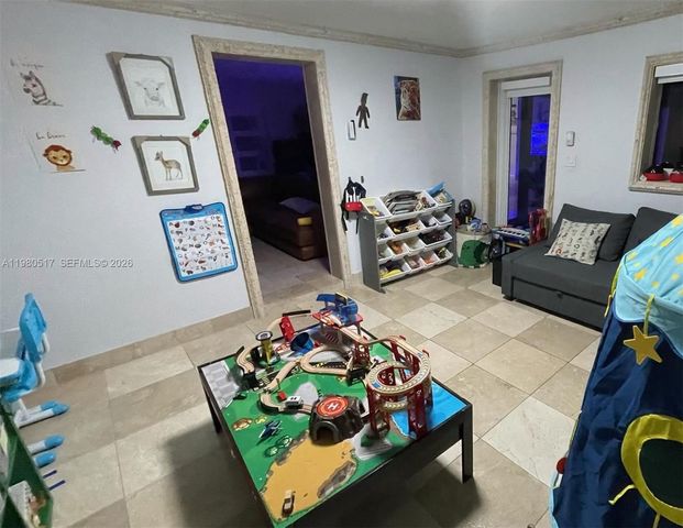 1015 S 14th Ave, Hollywood, FL 33020