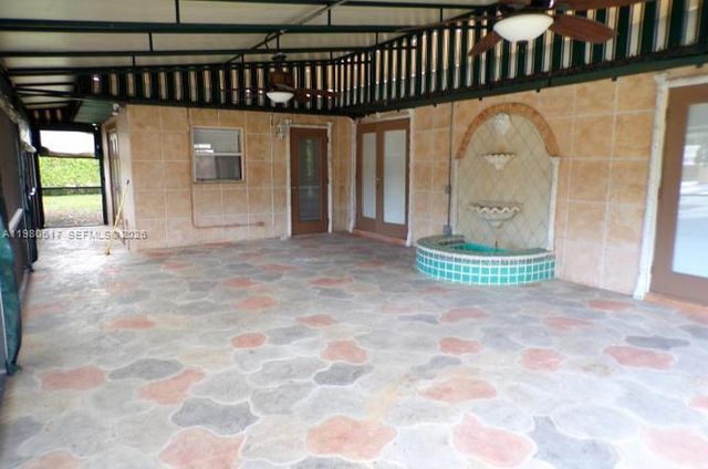 1015 S 14th Ave, Hollywood, FL 33020