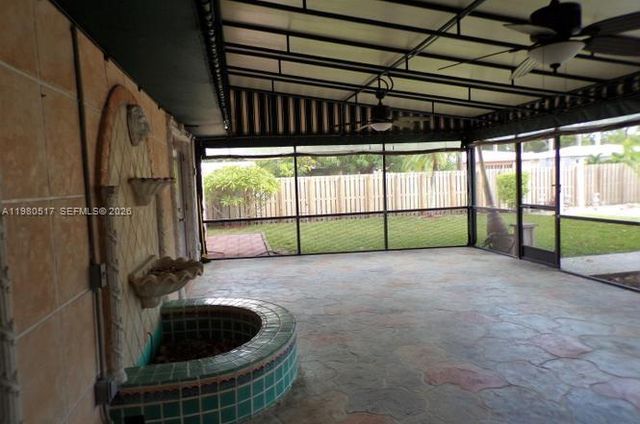 1015 S 14th Ave, Hollywood, FL 33020