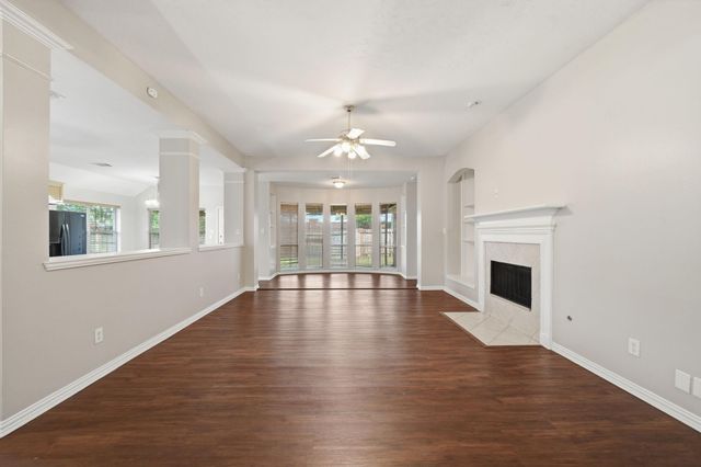 11 Crest, Houston, TX 77082