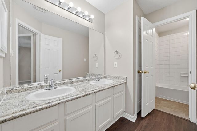11 Crest, Houston, TX 77082