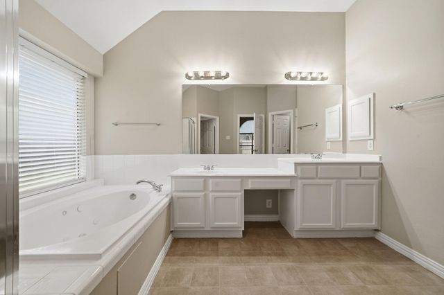 11 Crest, Houston, TX 77082