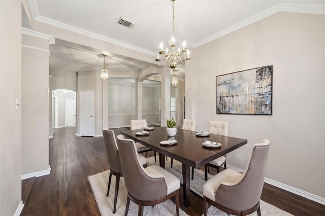 11 Crest, Houston, TX 77082