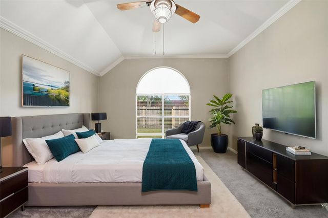 11 Crest, Houston, TX 77082