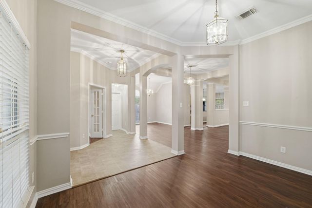 11 Crest, Houston, TX 77082