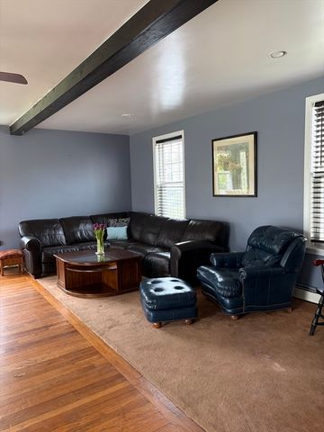 8 Wellington Lane Ave, Lexington, MA 02421
