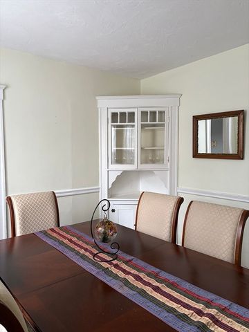 8 Wellington Lane Ave, Lexington, MA 02421
