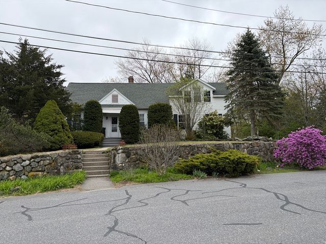 8 Wellington Lane Ave, Lexington, MA 02421
