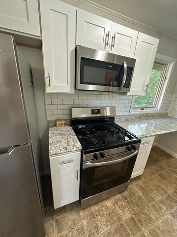 45 Golfview Road, Lake Zurich, IL 60047
