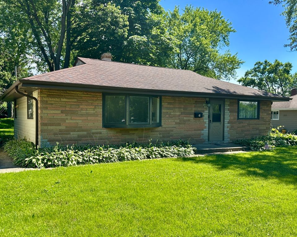 45 Golfview Road, Lake Zurich, IL 60047