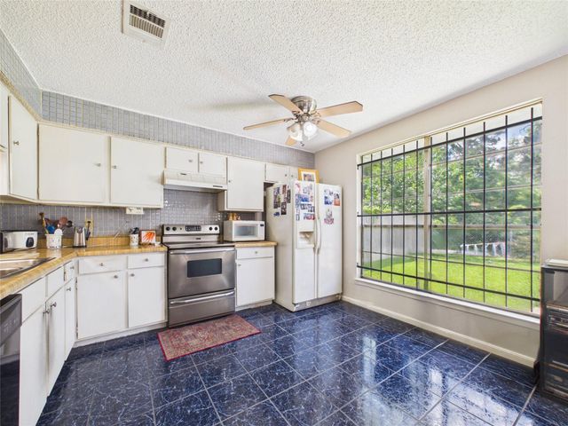 11622 Crystalwood Drive, Houston, TX 77013