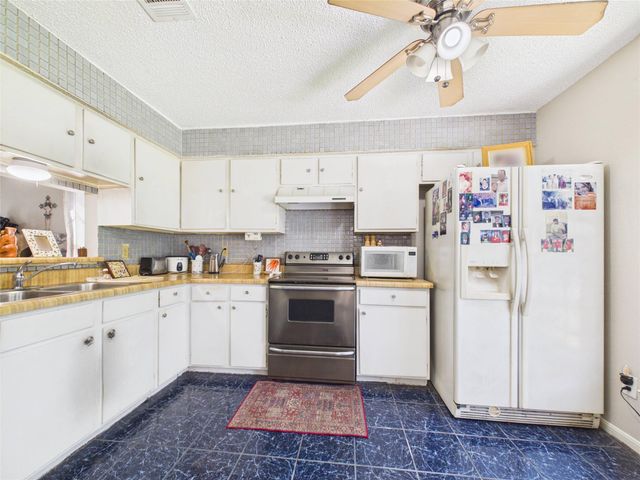 11622 Crystalwood Drive, Houston, TX 77013