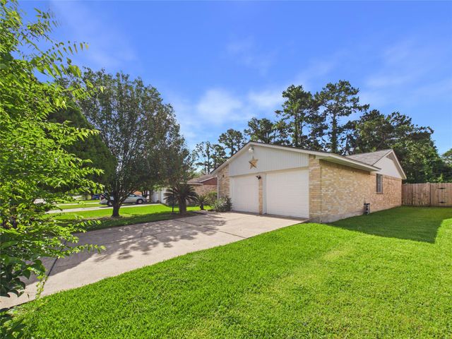 11622 Crystalwood Drive, Houston, TX 77013