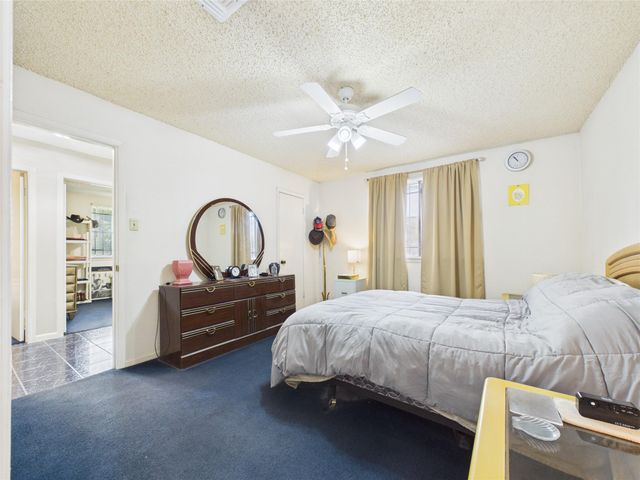 11622 Crystalwood Drive, Houston, TX 77013