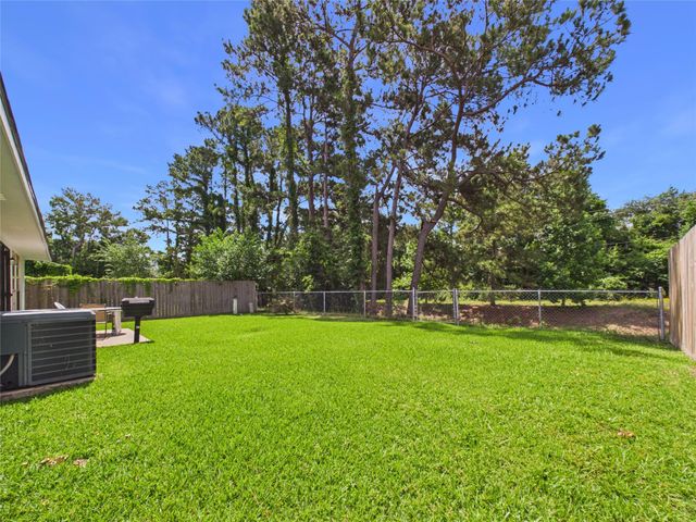 11622 Crystalwood Drive, Houston, TX 77013