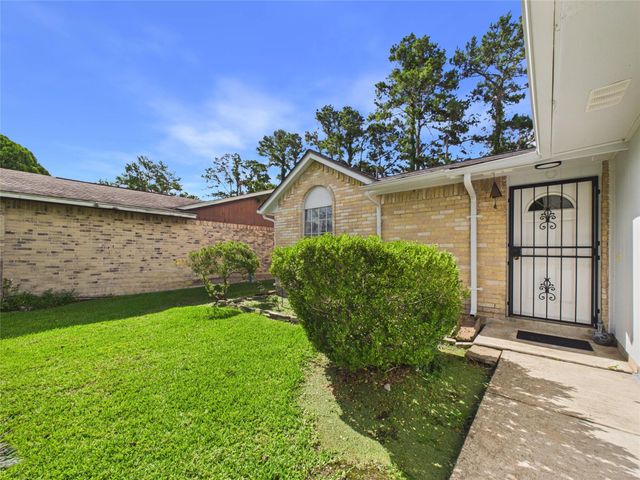 11622 Crystalwood Drive, Houston, TX 77013