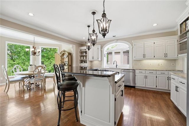 15430 Iron Horse Circle, Leawood, KS 66224