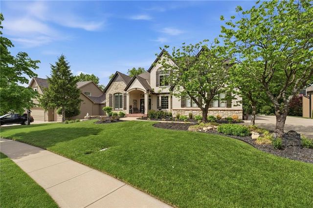 15430 Iron Horse Circle, Leawood, KS 66224
