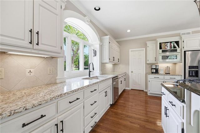 15430 Iron Horse Circle, Leawood, KS 66224