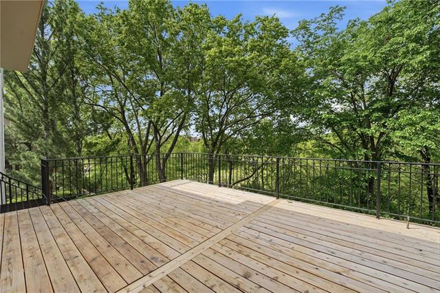 15430 Iron Horse Circle, Leawood, KS 66224