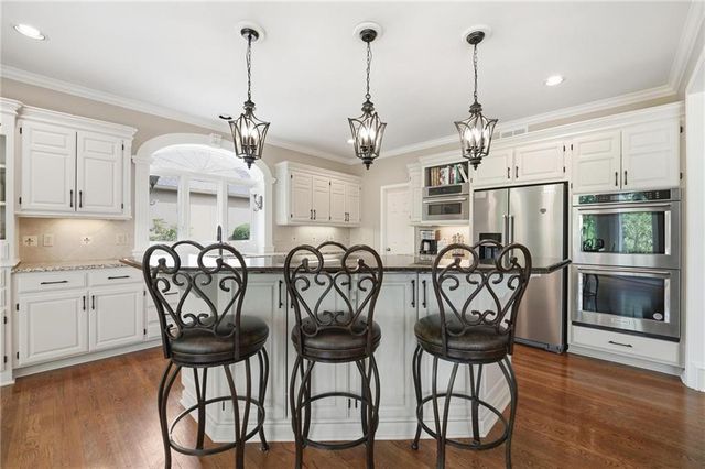 15430 Iron Horse Circle, Leawood, KS 66224