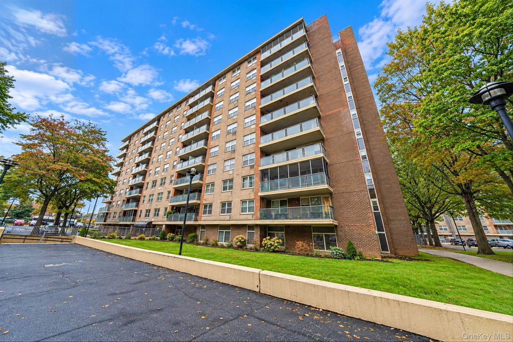400 Cozine Avenue 1J, Brooklyn, NY 11207 — exterior