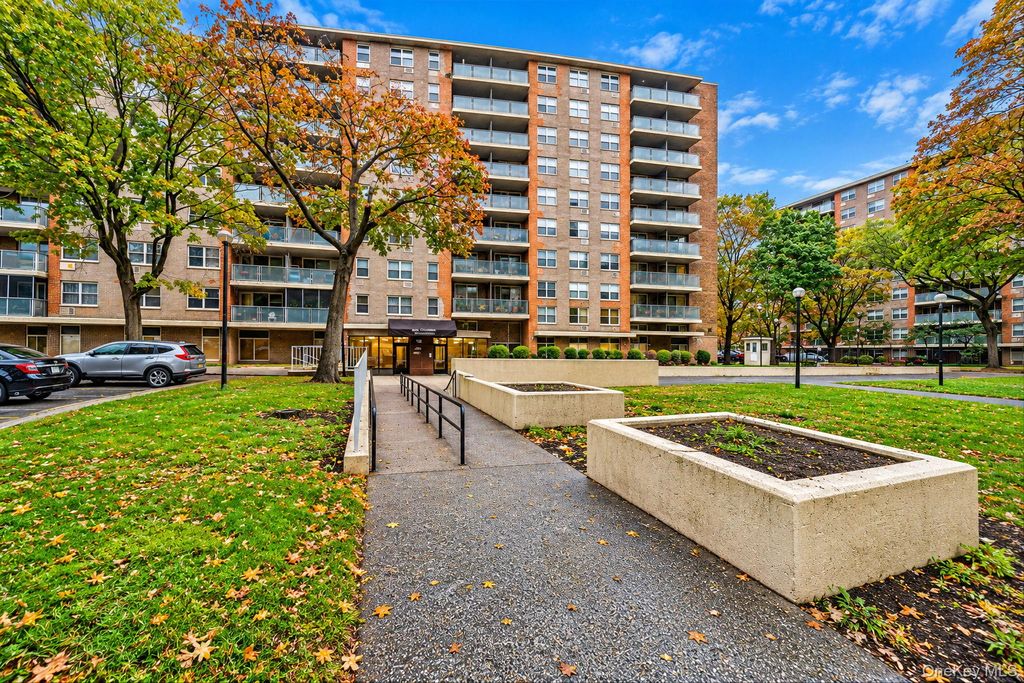 400 Cozine Avenue 1J, Brooklyn, NY 11207 — photo 2