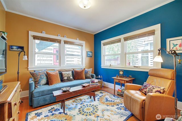 4655 Eastern Avenue N, Seattle, WA 98103