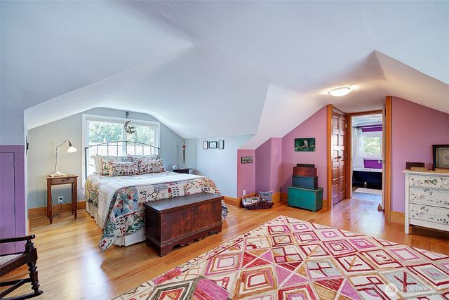 4655 Eastern Avenue N, Seattle, WA 98103