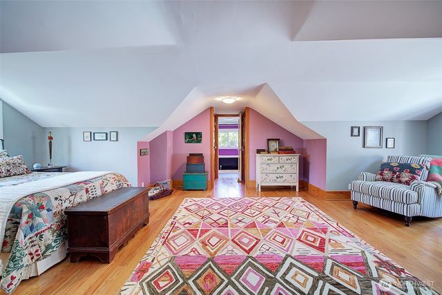 4655 Eastern Avenue N, Seattle, WA 98103