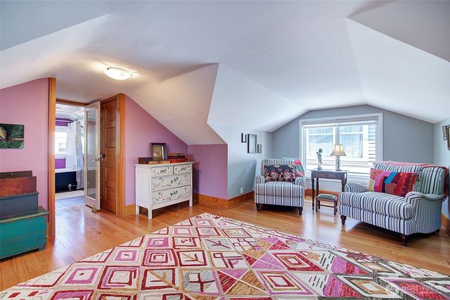 4655 Eastern Avenue N, Seattle, WA 98103