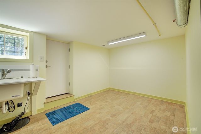 4655 Eastern Avenue N, Seattle, WA 98103